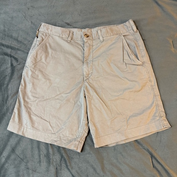 American Eagle Outfitters Tan Flat Front Shorts

#1054 - Picture 1 of 13